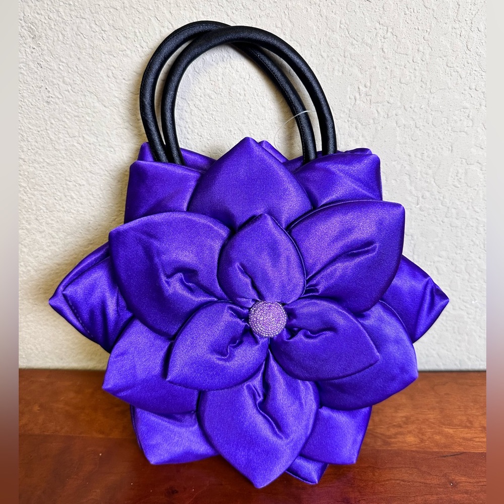Flower purse NWT satin